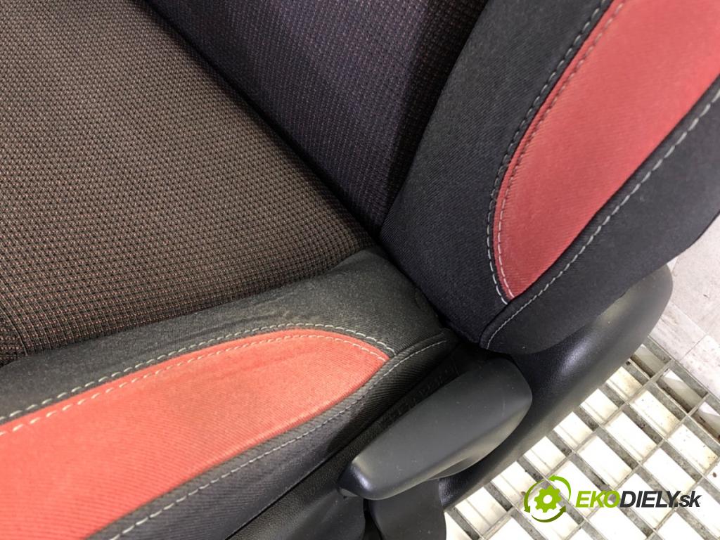 TOYOTA YARIS (_P13_) 2010 - 2022    1.5 (NSP131_) 82 kW [112 KM] benzyna 2017 - 2022  Sedadlo ľavy predný