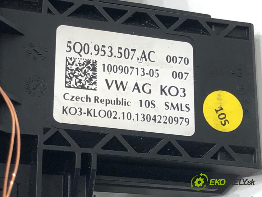 SKODA OCTAVIA III Combi (5E5, 5E6) 2012 - 2022    2.0 TDI 110 kW [150 KM] olej napędowy 2012 - 2022  Prepínač kombinovaný 5Q0953507AC (Prepínače, spínače, tlačidlá a ovládače kúrenia)