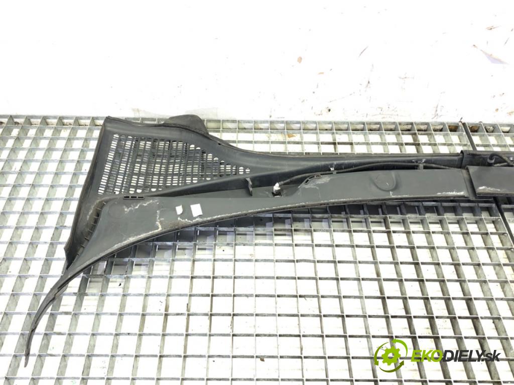 SKODA OCTAVIA III Combi (5E5, 5E6) 2012 - 2022    2.0 TDI 110 kW [150 KM] olej napędowy 2012 - 2022  Torpédo, plast pod čelné okno 5E1819416A (Torpéda)