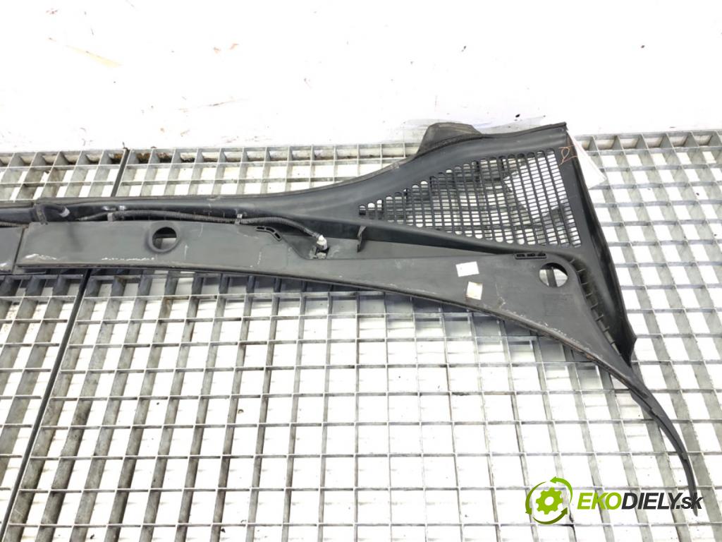 SKODA OCTAVIA III Combi (5E5, 5E6) 2012 - 2022    2.0 TDI 110 kW [150 KM] olej napędowy 2012 - 2022  Torpédo, plast pod čelné okno 5E1819416A (Torpéda)