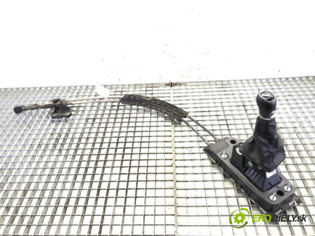 SKODA OCTAVIA III Combi (5E5, 5E6) 2012 - 2022    2.0 TDI 110 kW [150 KM] olej napędowy 2012 - 2022  Kulisa 5Q0711049AQ (Rýchlostné páky / kulisy)