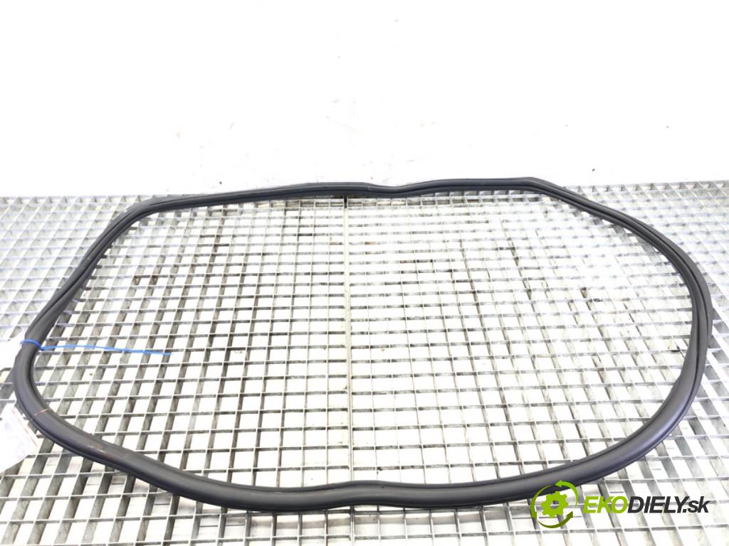 SKODA OCTAVIA III Combi (5E5, 5E6) 2012 - 2022    2.0 TDI 110 kW [150 KM] olej napędowy 2012 - 2022  těsnění dveře zadní část levá strana 5E9867367 (Ostatní)