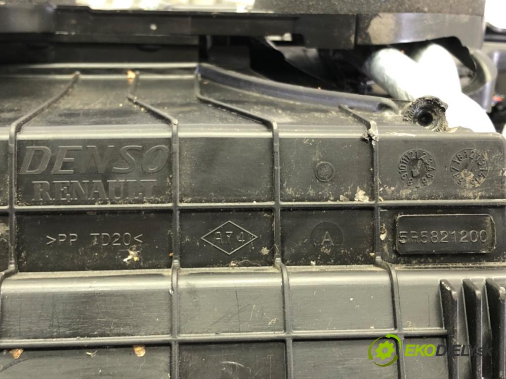 RENAULT CLIO IV (BH_) 2012 - 2022    1.5 dCi 110 81 kW [110 KM] olej napędowy 2016 - 2022  topné těleso radiátor topení 5R5821100 (Radiátory topení)
