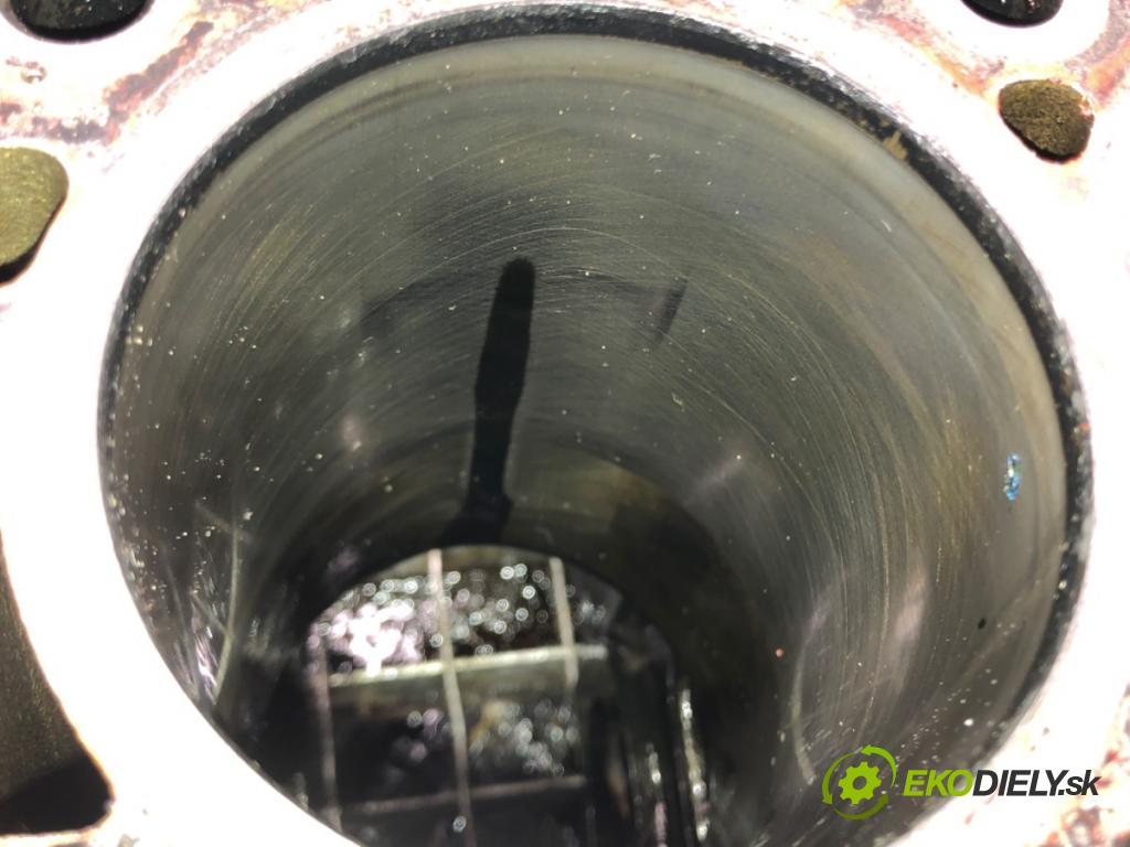 RENAULT CLIO IV (BH_) 2012 - 2022    1.5 dCi 110 81 kW [110 KM] olej napędowy 2016 - 2022  blok Motor K9K646 (Blok motora)