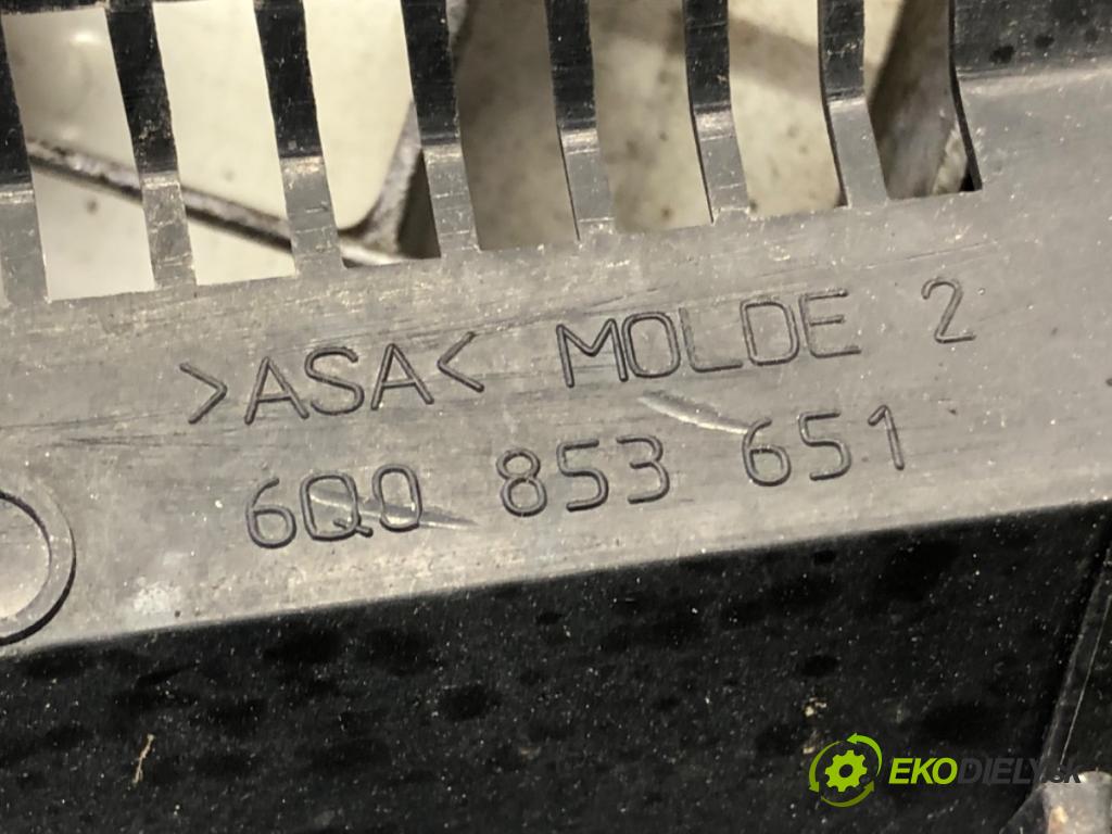 VW POLO (9N_, 9A_) 2001 - 2014    1.4 TDI 55 kW [75 KM] olej napędowy 2001 - 2005  mřížka maska  (Mřížky (masky) chladičů)