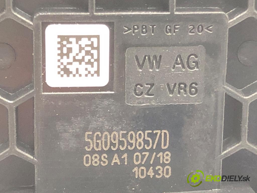 VW GOLF VII Variant (BA5, BV5) 2013 - 2022    1.6 TDI 85 kW [115 KM] olej napędowy 2016 - 2022  Prepínač okien 5G0959857D (Prepínače, spínače, tlačidlá a ovládače kúrenia)