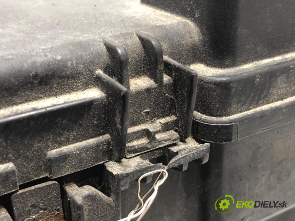 HONDA CIVIC VII coupe (EM2) 2001 - 2005    1.6 i (EM1) 81 kW [110 KM] benzyna 2001 - 2005  skříňka poistková S5P-E0 (Pojistkové skříňky)