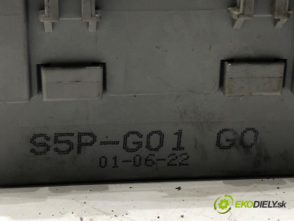 HONDA CIVIC VII coupe (EM2) 2001 - 2005    1.6 i (EM1) 81 kW [110 KM] benzyna 2001 - 2005  skříňka poistková S5P-G01 (Pojistkové skříňky)