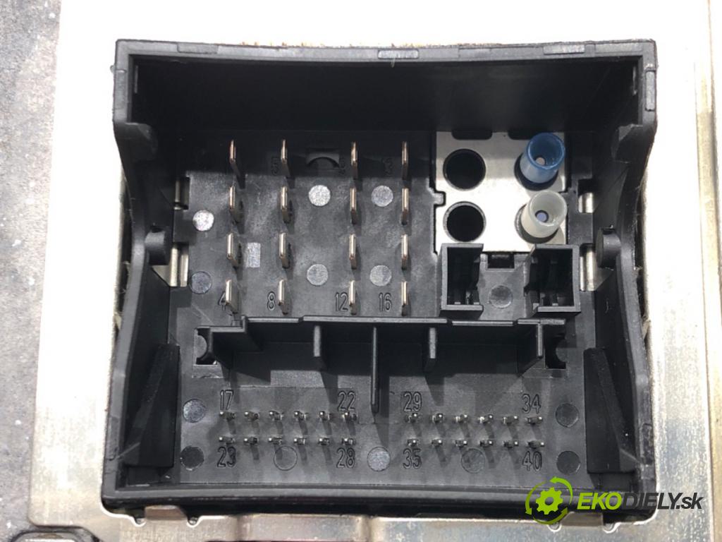 BMW 5 (F10) 2009 - 2016    520 d xDrive 135 kW [184 KM] olej napędowy 2013 - 2014  RADIO 9327314 (Audio zariadenia)