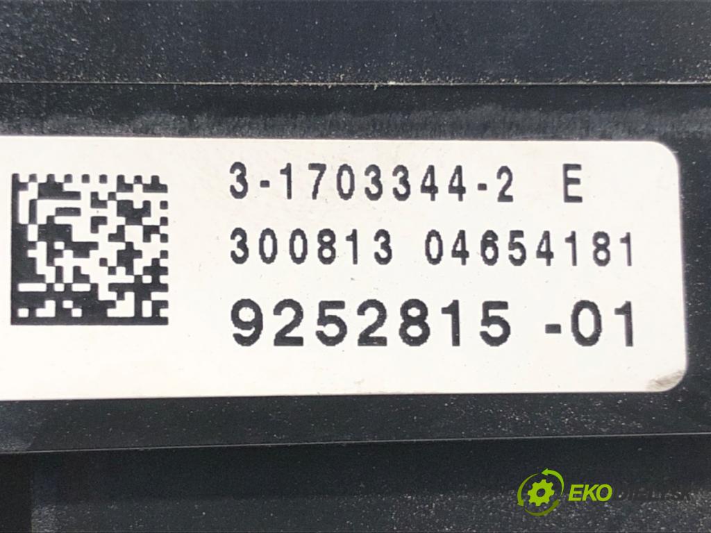 BMW 5 (F10) 2009 - 2016    520 d xDrive 135 kW [184 KM] olej napędowy 2013 - 2014  skříňka poistková 9252815 (Pojistkové skříňky)