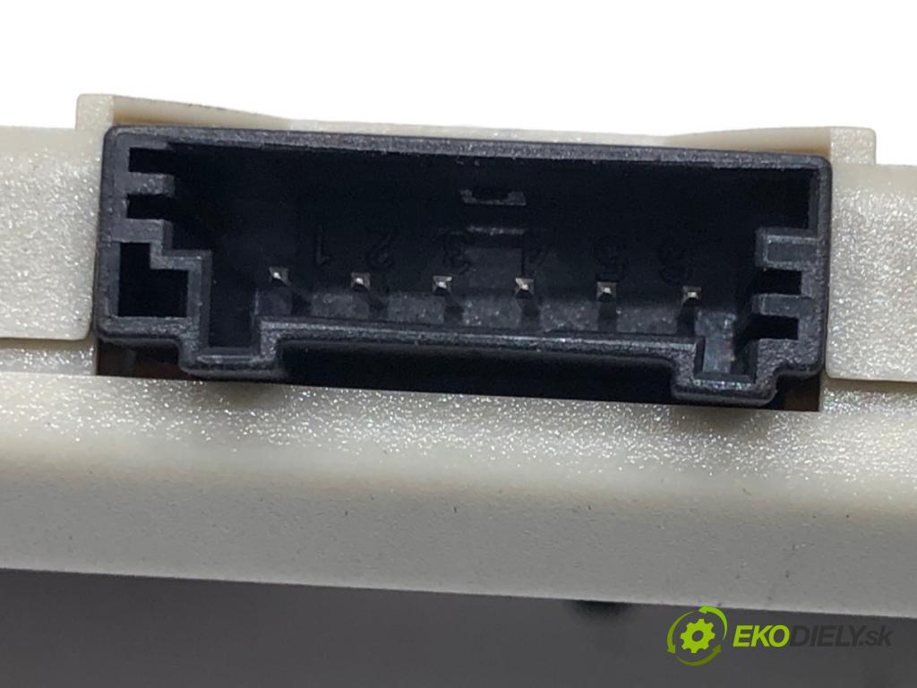 BMW 5 (F10) 2009 - 2016    520 d xDrive 135 kW [184 KM] olej napędowy 2013 - 2014  Zosilňovač Antenní: 9257363 (Zosilňovače)