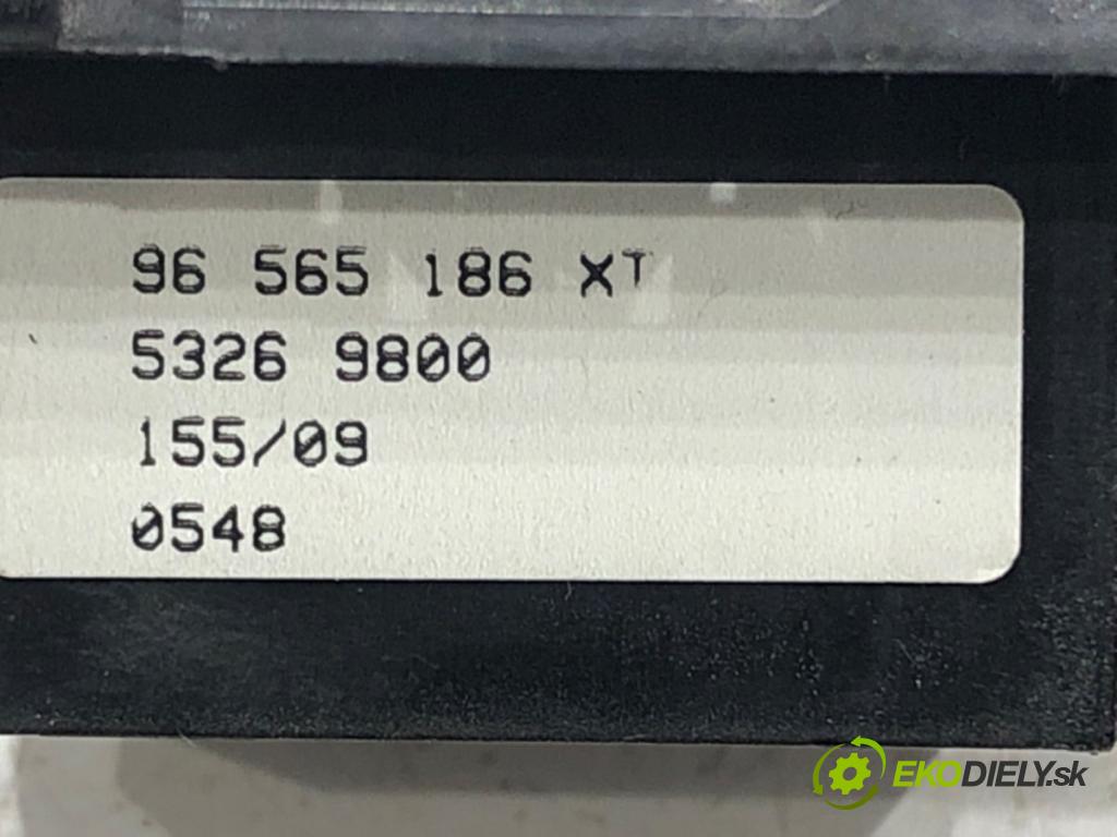 PEUGEOT 308 I (4A_, 4C_) 2007 - 2016    1.6 16V 88 kW [120 KM] benzyna 2007 - 2014  Prepínač okien  (Prepínače, spínače, tlačidlá a ovládače kúrenia)