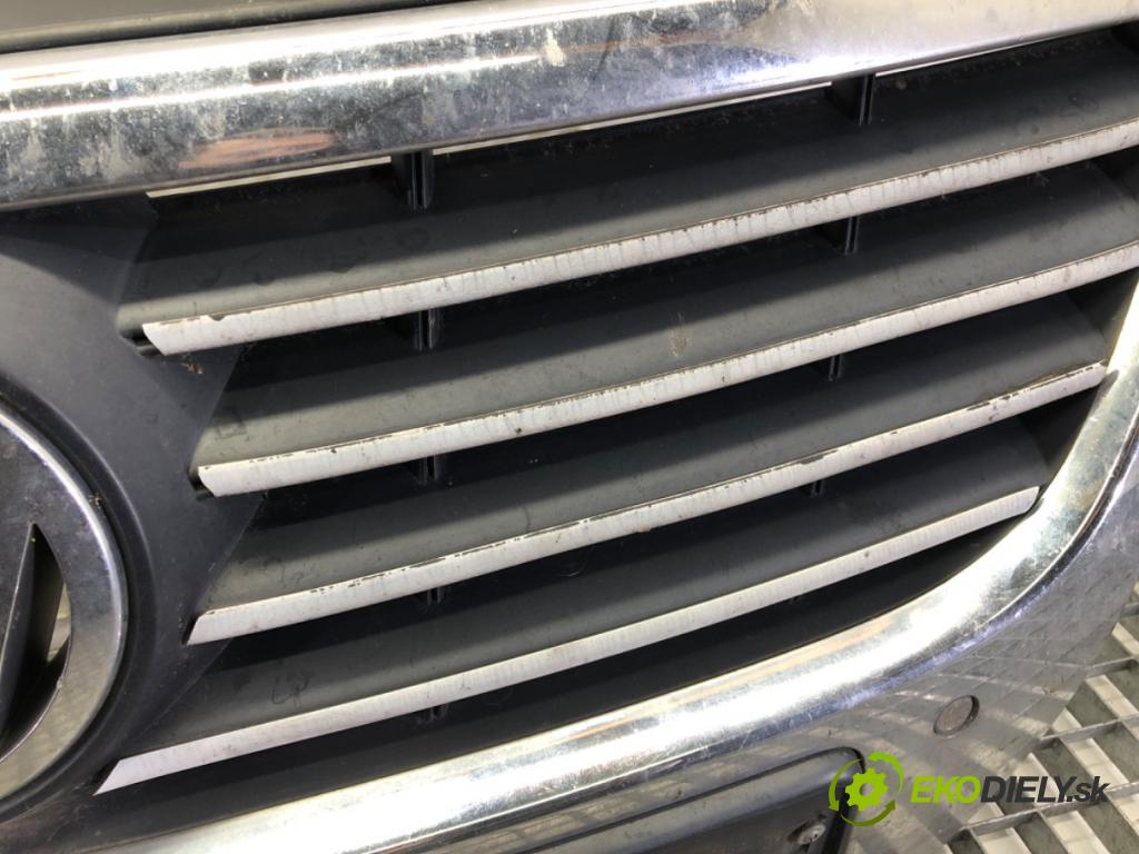 VW PASSAT B6 (3C2) 2005 - 2010    1.9 TDI 77 kW [105 KM] olej napędowy 2005 - 2010  mřížka maska 3C0853651B (Mřížky (masky) chladičů)