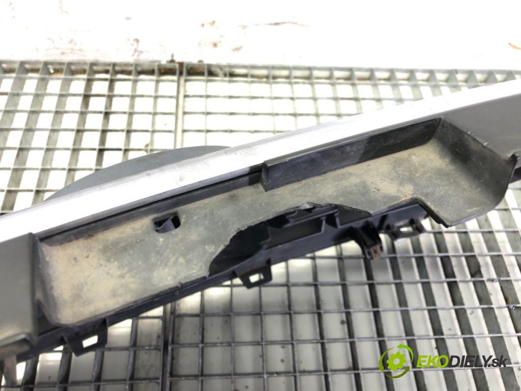 VW PASSAT B6 (3C2) 2005 - 2010    1.9 TDI 77 kW [105 KM] olej napędowy 2005 - 2010  mřížka maska 3C0853651B (Mřížky (masky) chladičů)