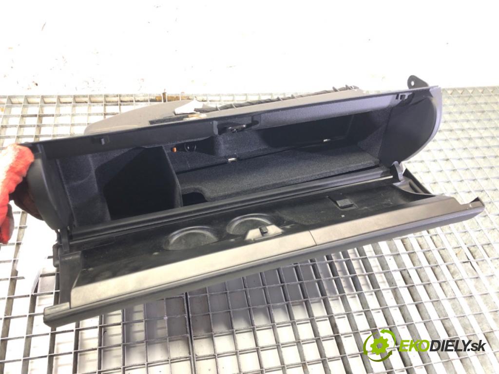 AUDI A3 (8L1) 1996 - 2006    1.9 TDI 74 kW [100 KM] olej napędowy 2000 - 2003  Priehradka, kastlík spolujazdca  (Priehradky, kastlíky)