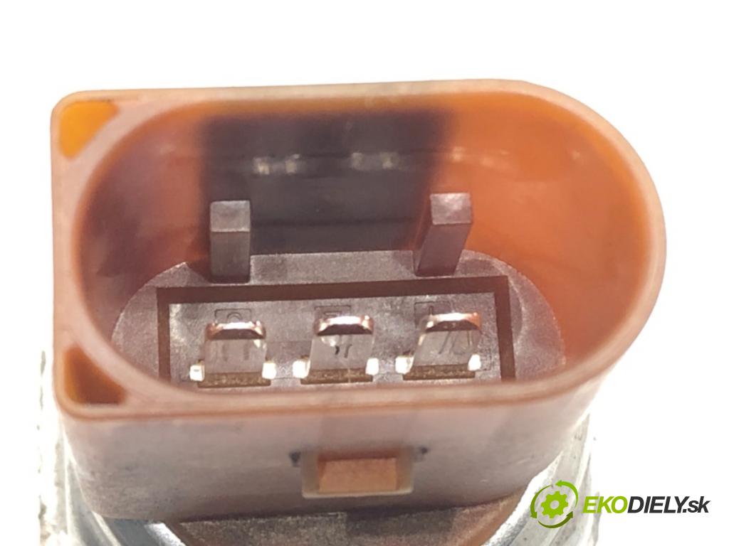 AUDI A6 C7 sedan 2012 130 kW 2.0 TDI 1968 snímač tlaku paliva 03L906054 (Snímač)