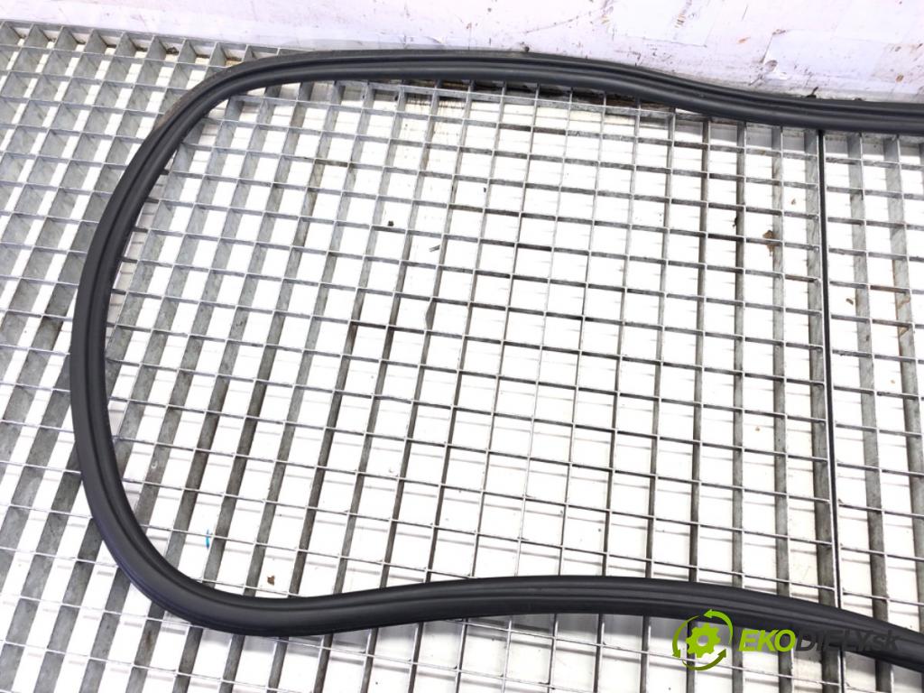 AUDI A6 C7 (4G2, 4GC) 2010 - 2018    2.0 TDI 130 kW [177 KM] olej napędowy 2011 - 2018  těsnění dveře zadní část levá strana  (Ostatní)