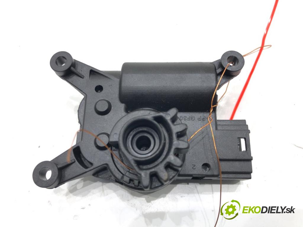 JEEP COMPASS (MP, M6) 2016 - 2022    1.3 2WD 110 kW [150 KM] benzyna 2020 - 2022  Motorček kúrenia MR113800-4211 (Motorčeky kúrenia)