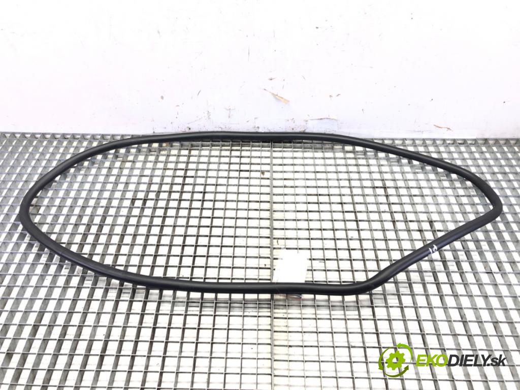 JEEP COMPASS (MP, M6) 2016 - 2022    1.3 2WD 110 kW [150 KM] benzyna 2020 - 2022  těsnění dveře zadní část pravá  (Ostatní)