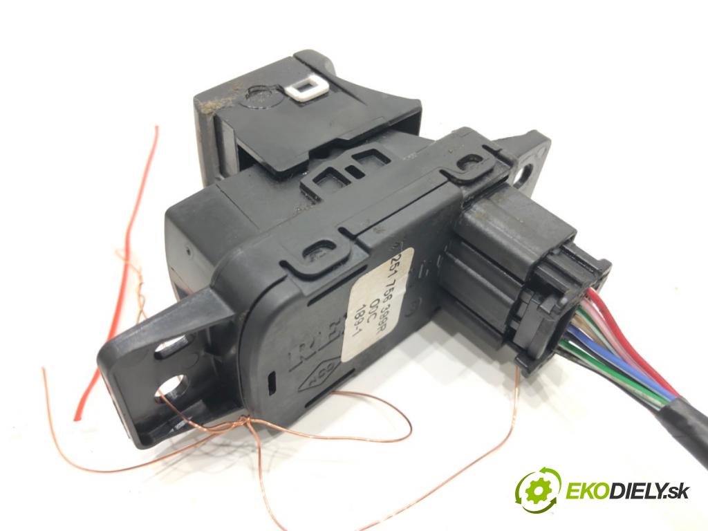 DACIA SANDERO III 2021 - 2022    1.0 TCe 100 ECO-G 74 kW [101 KM] Benzyna / gaz samochodowy (LPG) 2021 - 2022  BRZDA: ručný elektrický 251756399R (Ručné brzdy)