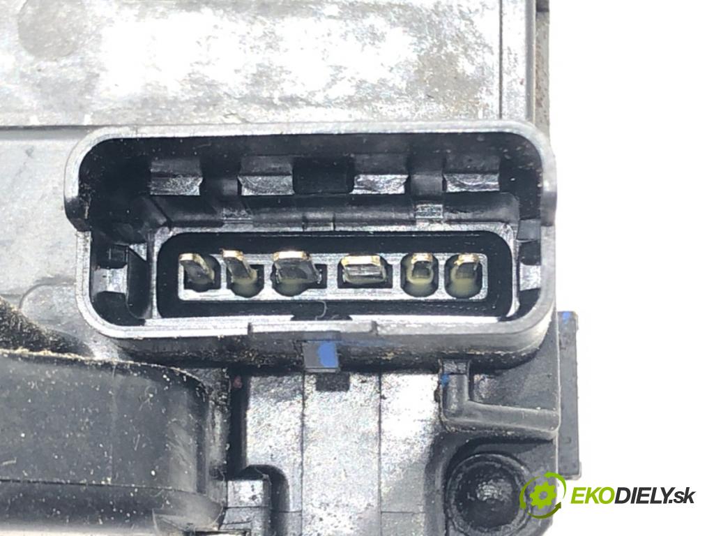 NISSAN QASHQAI / QASHQAI +2 I (J10, NJ10, JJ10E) 2006 - 2014    1.6 84 kW [114 KM] benzyna 2007 - 2013  zámok dveře levý přední část