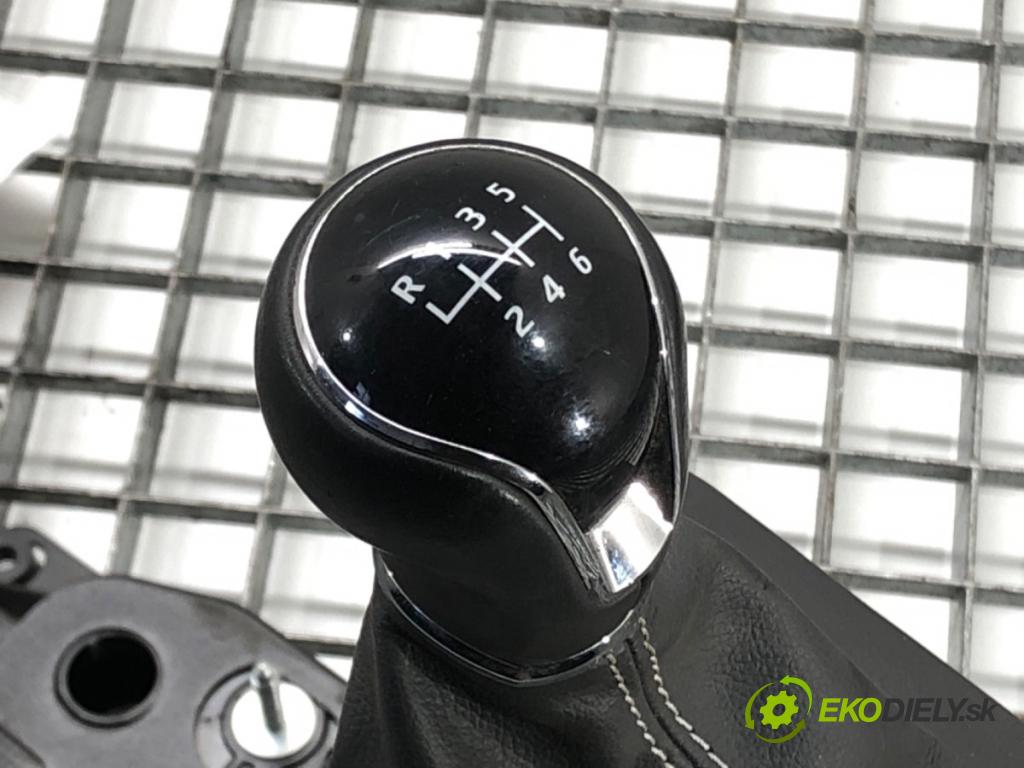 SEAT ARONA (KJ7) 2017 - 2022    1.0 TSI 81 kW [110 KM] benzyna 2020 - 2022  Kulisa 2Q0711049K (Rýchlostné páky / kulisy)