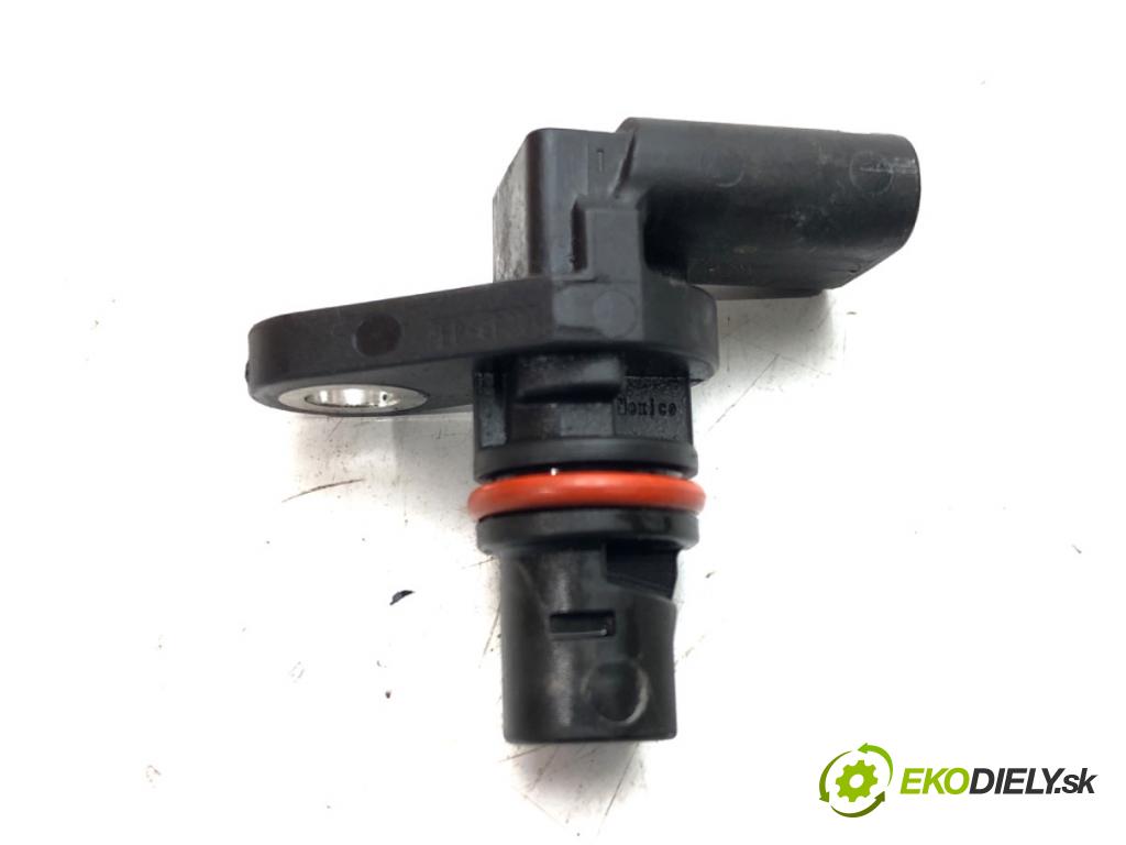 SEAT ARONA (KJ7) 2017 - 2022    1.0 TSI 81 kW [110 KM] benzyna 2020 - 2022  snímač pozice vačkového hřídele 05E907601C (Snímače polohy kliky, vačky)