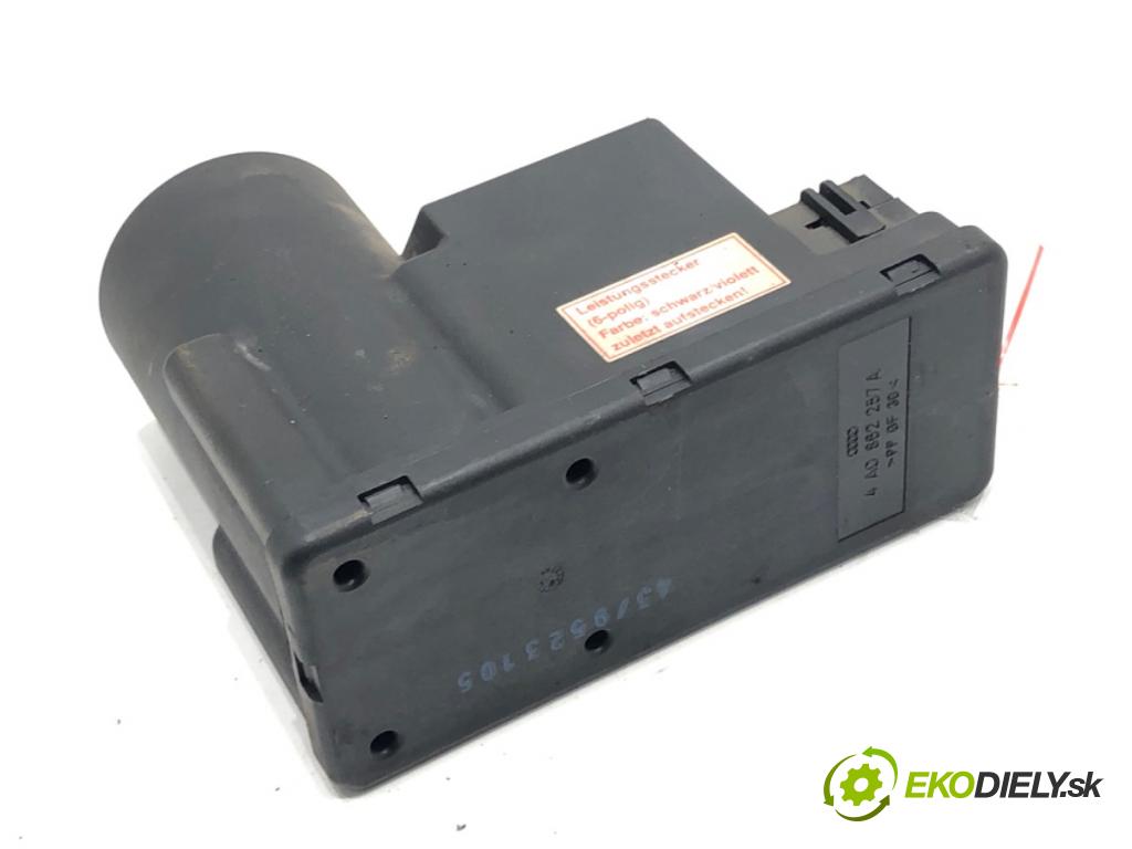 AUDI A4 B5 (8D2) 1994 - 2001    1.9 TDI 66 kW [90 KM] olej napędowy 1995 - 2000  pumpa centrálneho zámku 4A0862257A (Riadiace jednotky centrálneho zámku)