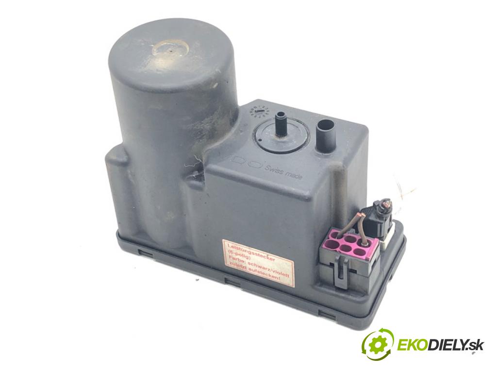 AUDI A4 B5 (8D2) 1994 - 2001    1.9 TDI 66 kW [90 KM] olej napędowy 1995 - 2000  pumpa centrálneho zámku 4A0862257A (Riadiace jednotky centrálneho zámku)