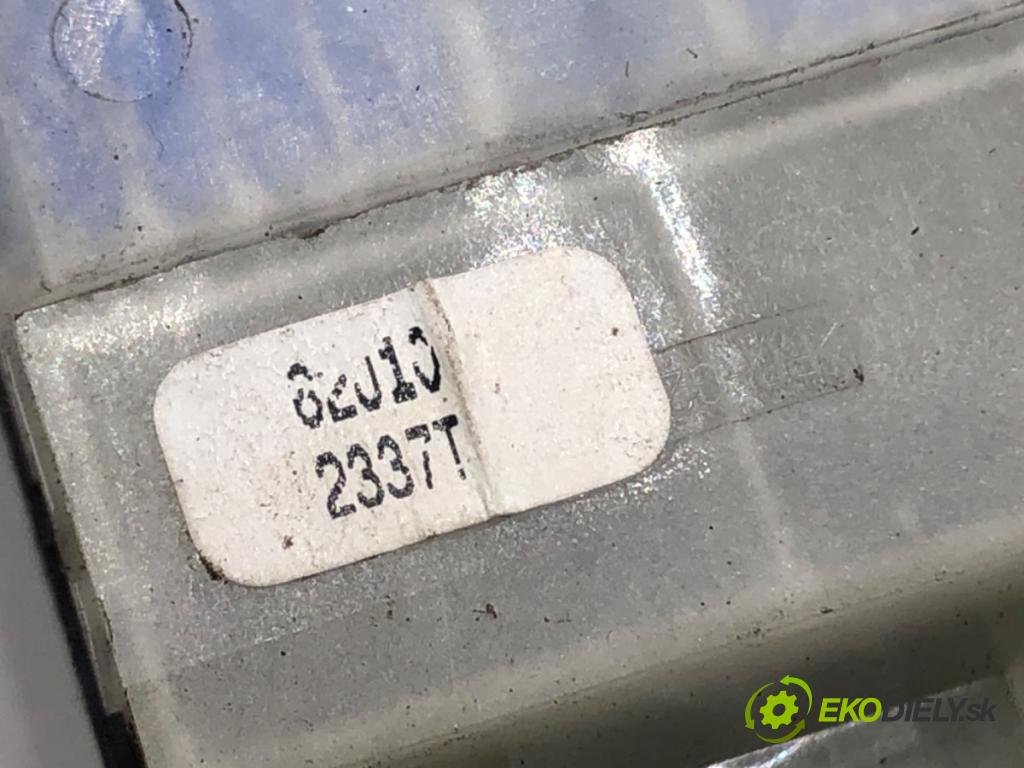 SUZUKI SWIFT III (MZ, EZ) 2005 - 2022    1.3 (RS 413) 68 kW [92 KM] benzyna 2005 - 2022  Prepínač okien  (Prepínače, spínače, tlačidlá a ovládače kúrenia)