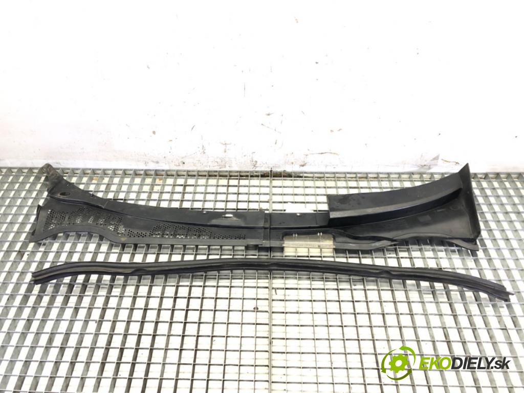 VW POLO (6N2) 1999 - 2001    1.9 D 47 kW [64 KM] olej napędowy 1999 - 2001  Torpédo, plast pod čelné okno 6N1819414C (Torpéda)