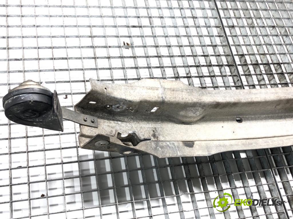 AUDI A4 B6 Avant (8E5) 2000 - 2005    1.9 TDI 96 kW [130 KM] olej napędowy 2001 - 2004  výztuha nárazníka přední část  (Výztuhy přední)