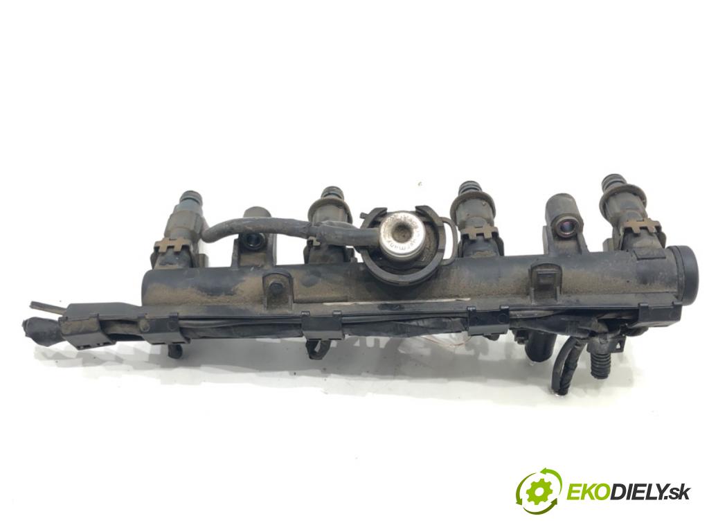 SEAT AROSA (6H1) 1997 - 2004    1.0 37 kW [50 KM] benzyna 1997 - 2004  Lišta vstrekovacia 030133319AA (Vstrekovacie lišty)