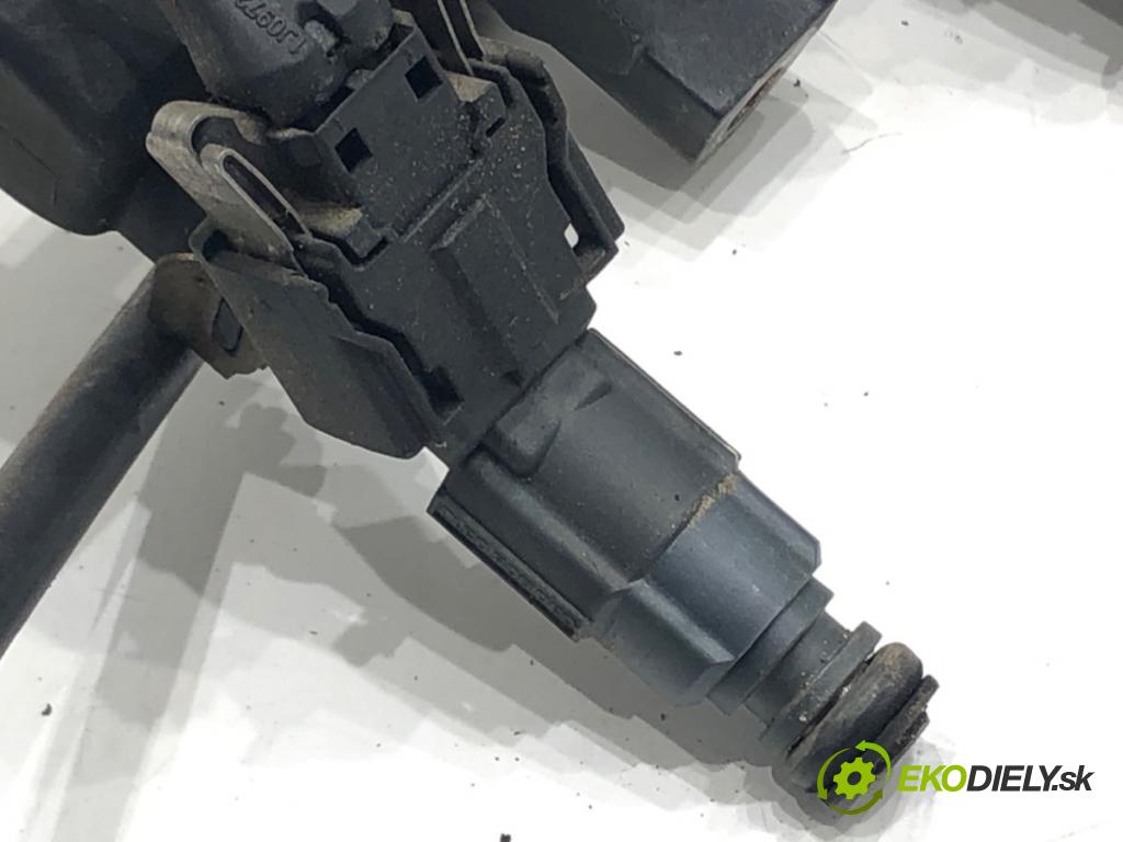 SEAT AROSA (6H1) 1997 - 2004    1.0 37 kW [50 KM] benzyna 1997 - 2004  Lišta vstrekovacia 030133319AA (Vstrekovacie lišty)