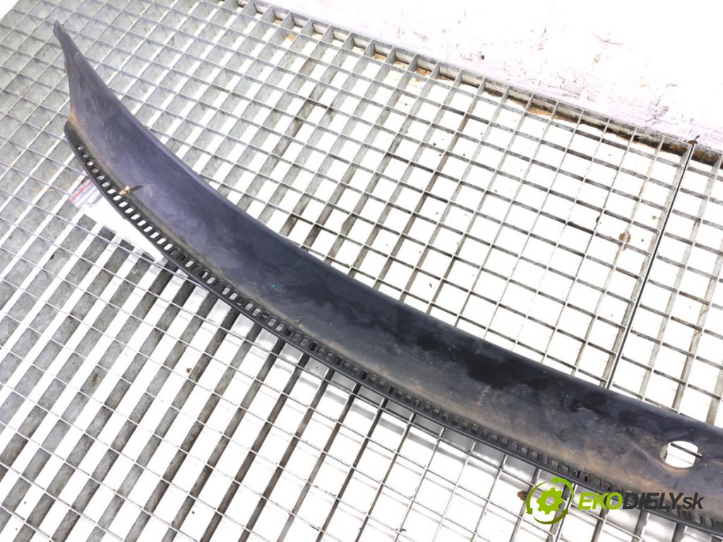 VW PASSAT B5 Variant (3B5) 1997 - 2001    1.9 TDI 66 kW [90 KM] olej napędowy 1997 - 2000  Torpédo, plast pod čelné okno  (Torpéda)