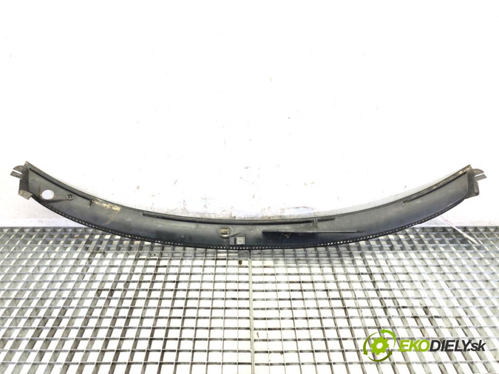 VW PASSAT B5 Variant (3B5) 1997 - 2001    1.9 TDI 66 kW [90 KM] olej napędowy 1997 - 2000  Torpédo, plast pod čelné okno  (Torpéda)