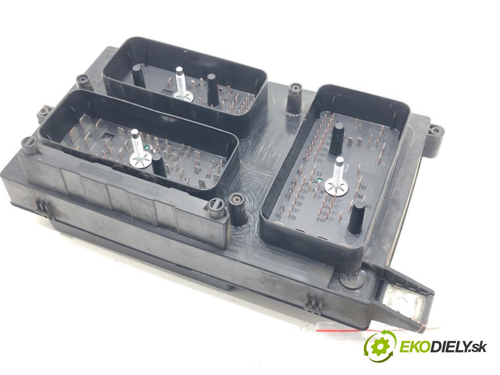 OPEL ZAFIRA B Nadwozie pełne/minivan (A05) 2005 - 2015    1.9 CDTI VAN (M75) 88 kW [120 KM] olej napędowy 2005 - 2015  modul BSI 13206748 (Pojistkové skříňky)