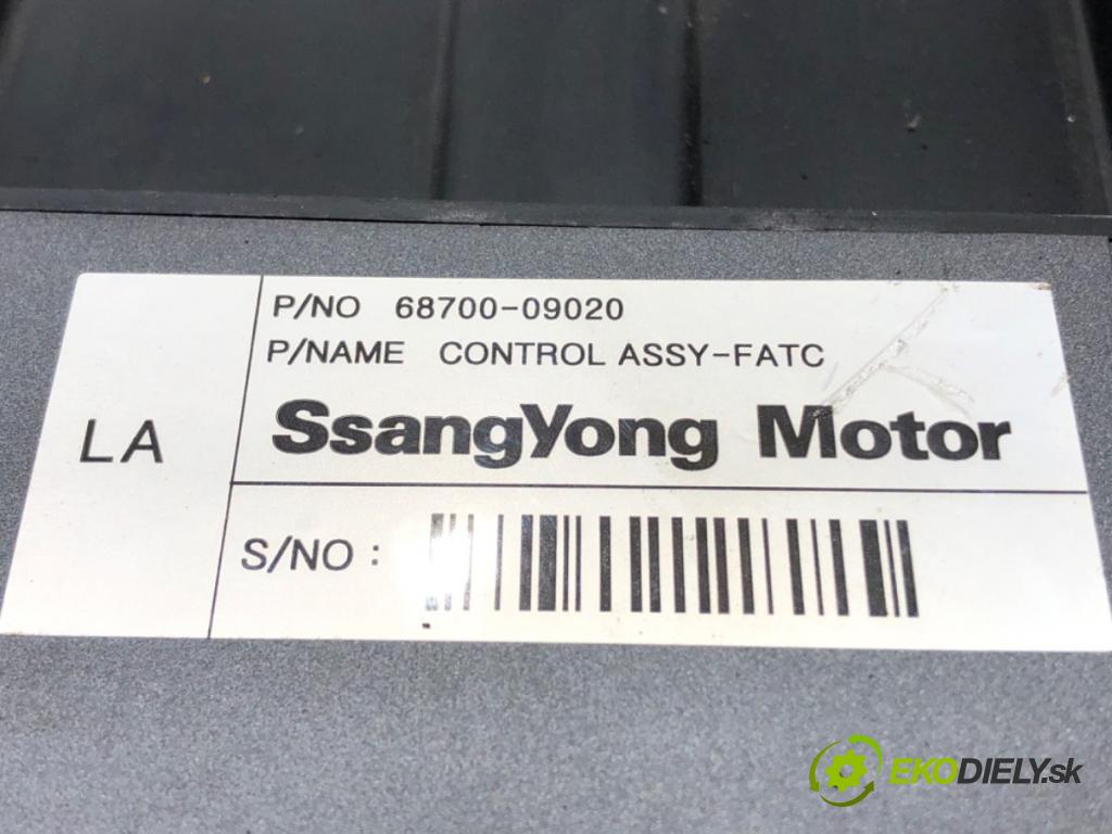 SSANGYONG KYRON 2005 - 2022    2.0 Xdi 4x4 104 kW [141 KM] olej napędowy 2005 - 2022  Panel ovládania kúrenia 68700-09020 (Prepínače, spínače, tlačidlá a ovládače kúrenia)