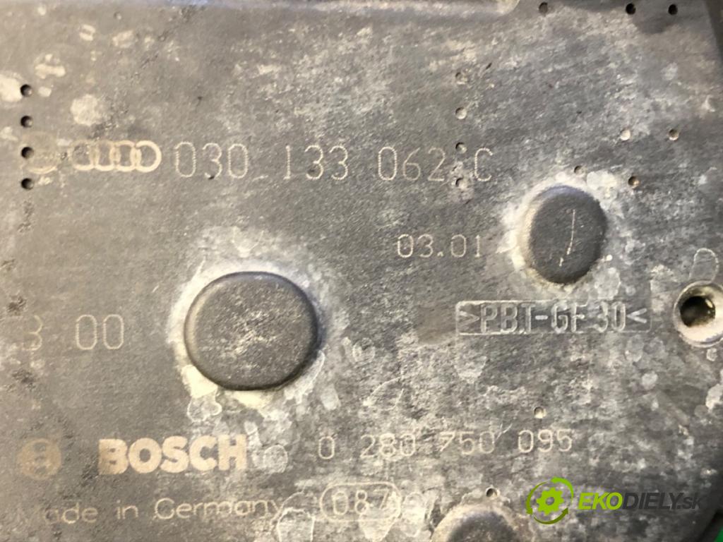 VW POLO (6N2) 1999 - 2001    1.0 37 kW [50 KM] benzyna 1999 - 2001  Škrtiaca klapka 030133062C (Škrtiace klapky)