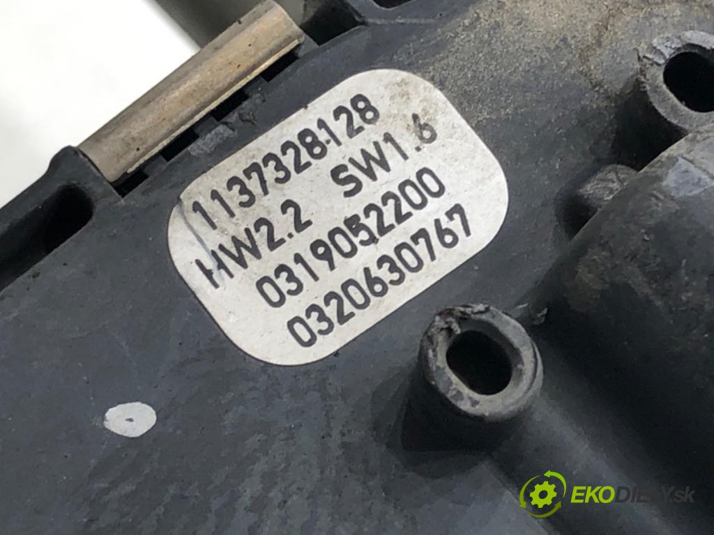 VW JETTA III (1K2) 2004 - 2013    1.9 TDI 77 kW [105 KM] olej napędowy 2005 - 2010  Mechanizmus stieračov predný 1K1955119 (Motorčeky stieračov predné)