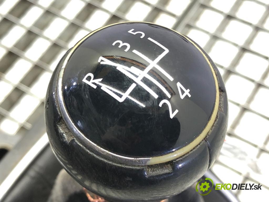 VW JETTA III (1K2) 2004 - 2013    1.9 TDI 77 kW [105 KM] olej napędowy 2005 - 2010  Kulisa 1K0711049AS (Rýchlostné páky / kulisy)