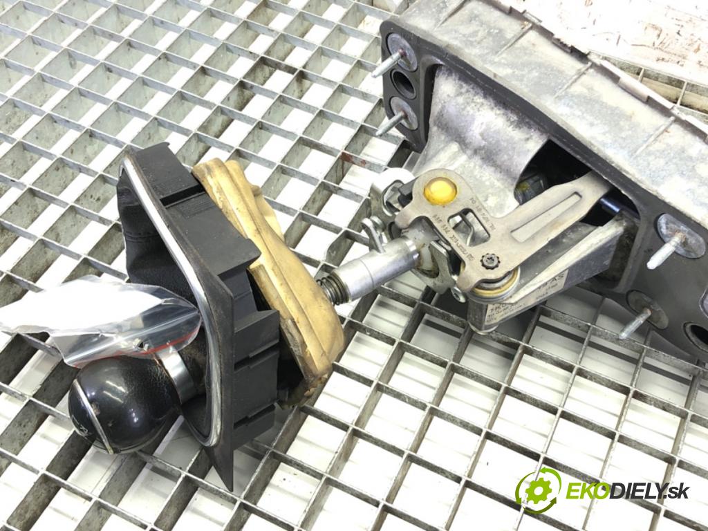 VW JETTA III (1K2) 2004 - 2013    1.9 TDI 77 kW [105 KM] olej napędowy 2005 - 2010  Kulisa 1K0711049AS (Rýchlostné páky / kulisy)