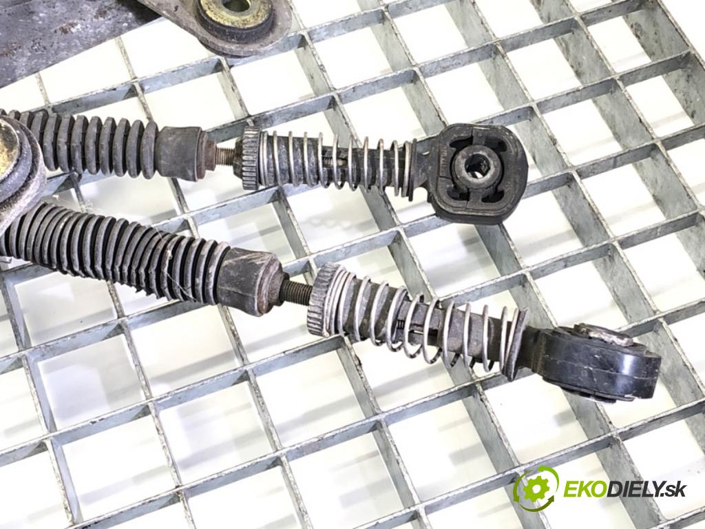 VW JETTA III (1K2) 2004 - 2013    1.9 TDI 77 kW [105 KM] olej napędowy 2005 - 2010  Kulisa 1K0711049AS (Rýchlostné páky / kulisy)