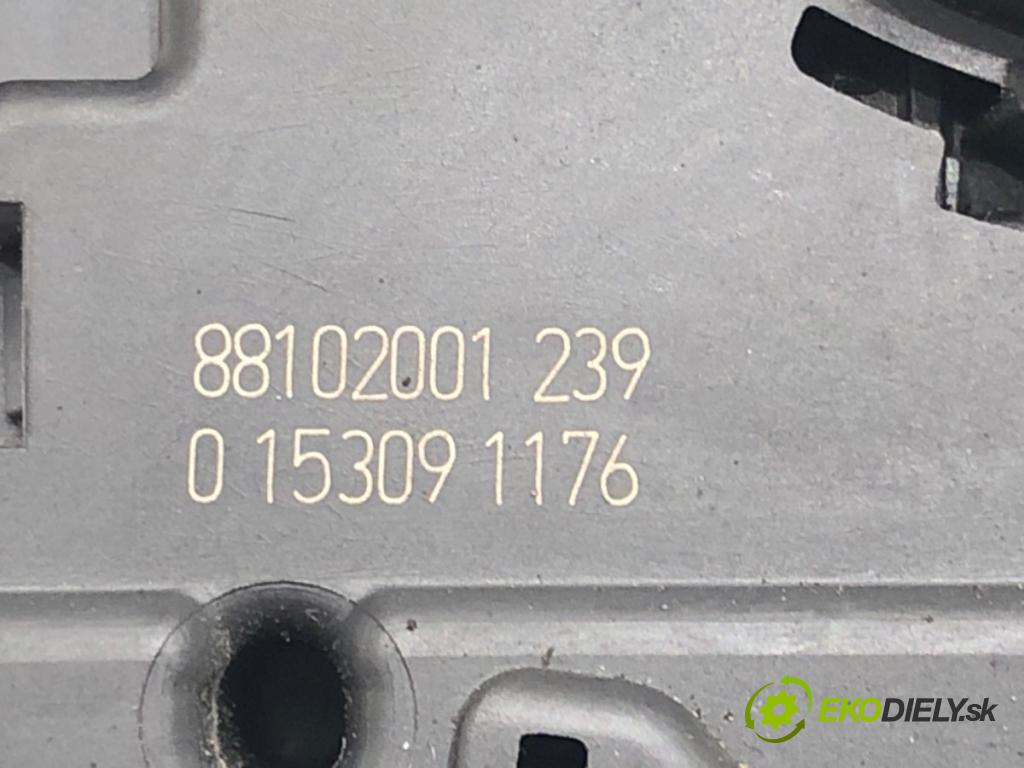 RENAULT KANGOO / GRAND KANGOO II (KW0/1_) 2008 - 2022    1.5 dCi 85 (KW0K, KW0L, KW0B) 63 kW [86 KM] olej napędowy 2008 - 2022  Prepínač smeroviek 88102001239 (Prepínače, spínače, tlačidlá a ovládače kúrenia)