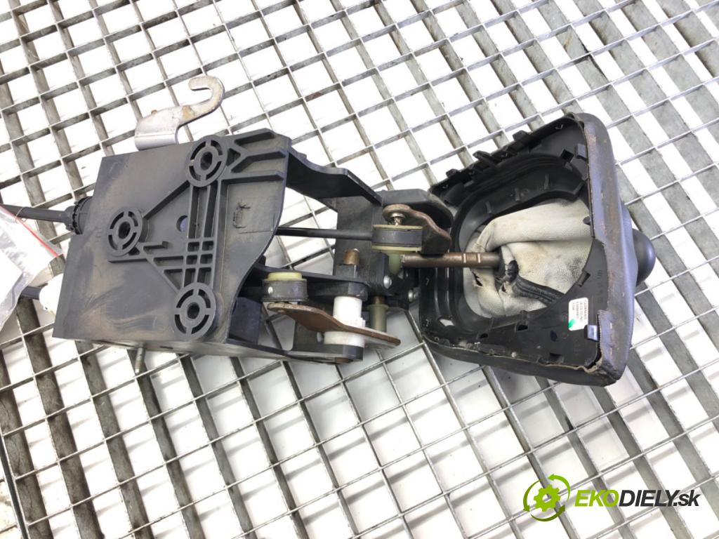 RENAULT KANGOO / GRAND KANGOO II (KW0/1_) 2008 - 2022    1.5 dCi 85 (KW0K, KW0L, KW0B) 63 kW [86 KM] olej napędowy 2008 - 2022  Kulisa 8200963222 (Rýchlostné páky / kulisy)