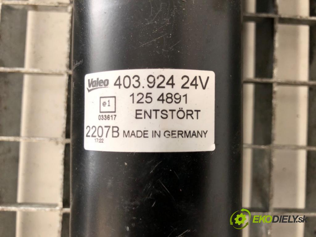 DAF XF 2012 - 2022    FT 460  motor stěračů přední část 403.924