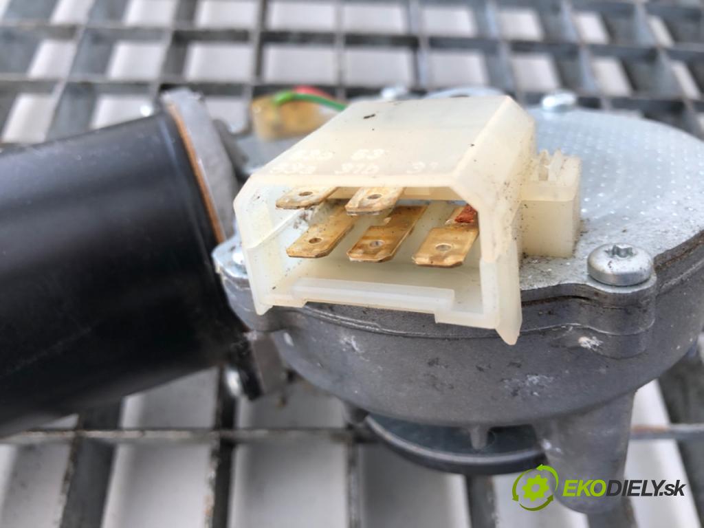 DAF XF 2012 - 2022    FT 460  motor stěračů přední část 403.924