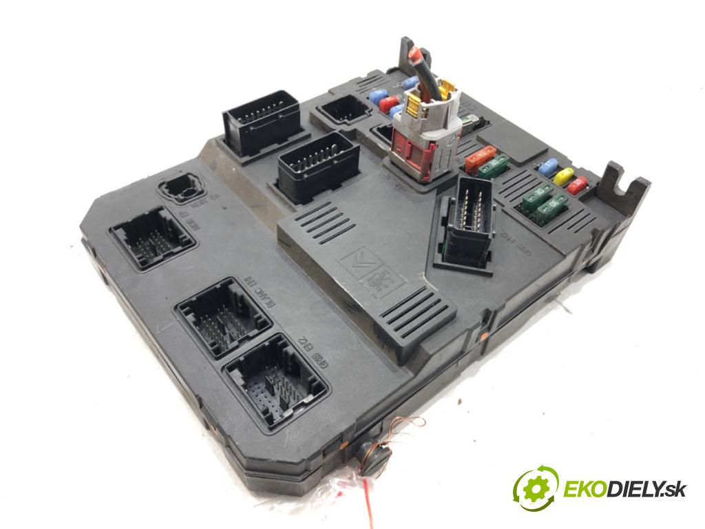 PEUGEOT 206 liftback (2A/C) 1998 - 2012    1.4 HDi eco 70 50 kW [68 KM] olej napędowy 2001 - 2009  modul BSI 9652474880 (Pojistkové skříňky)