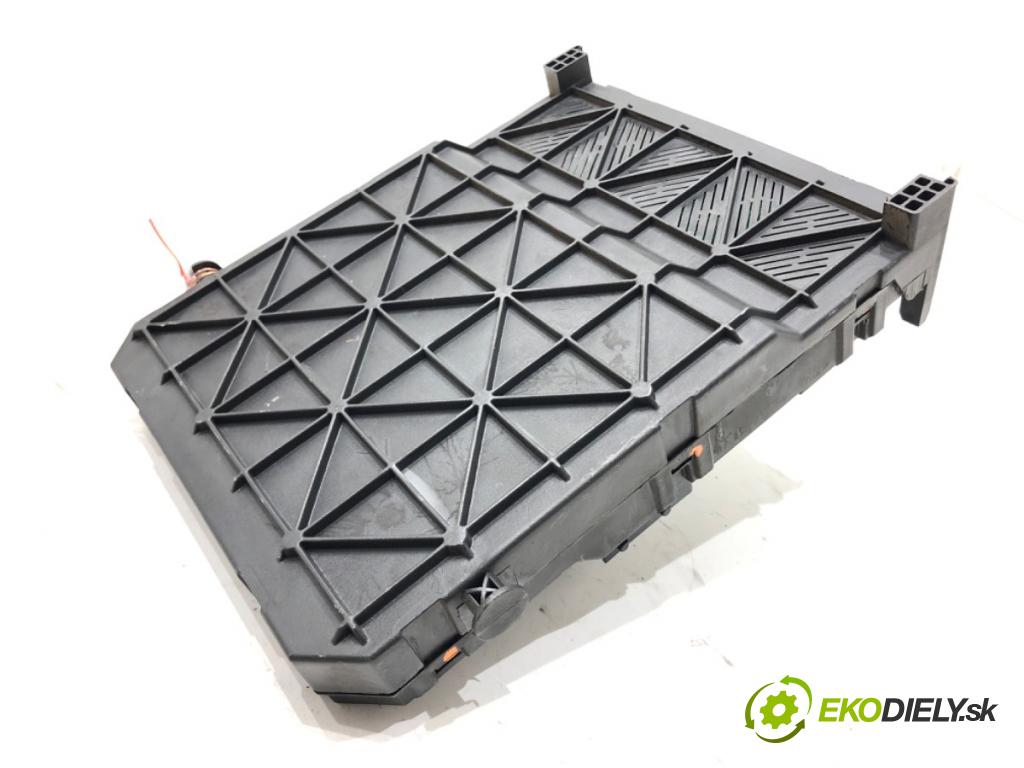 PEUGEOT 206 liftback (2A/C) 1998 - 2012    1.4 HDi eco 70 50 kW [68 KM] olej napędowy 2001 - 2009  modul BSI 9652474880 (Pojistkové skříňky)