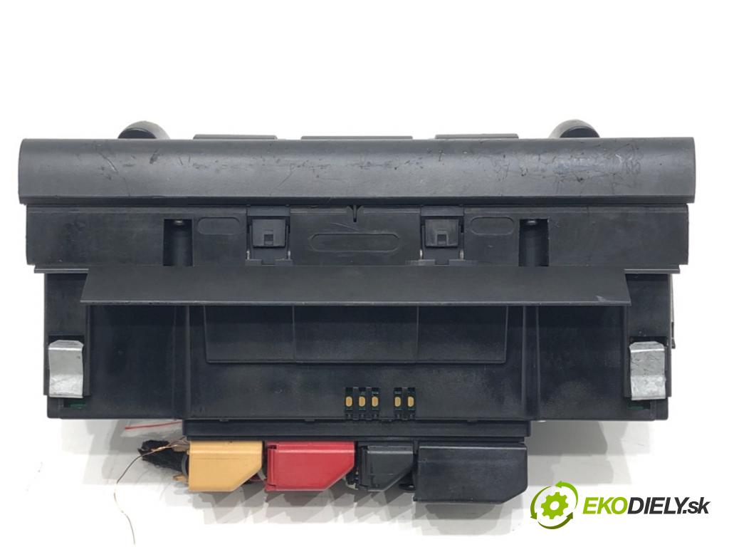 AUDI A3 (8P1) 2003 - 2013    2.0 TDI 16V 103 kW [140 KM] olej napędowy 2003 - 2012  Panel ovládania kúrenia 8P0820043D (Prepínače, spínače, tlačidlá a ovládače kúrenia)